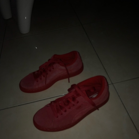 PUMAS FOR GIRLS - Picture 3 of 3